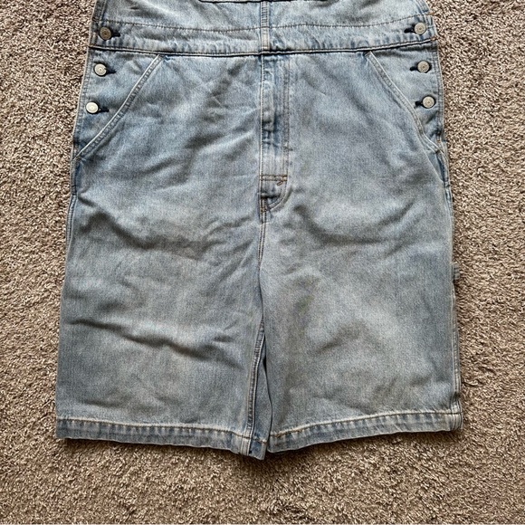 LEVIS 10 INCH INSEAM DENIM UTILITY OVERALL SHORTS MENS SIZE SMALL LIGHT WASH NEW - Picture 5 of 7
